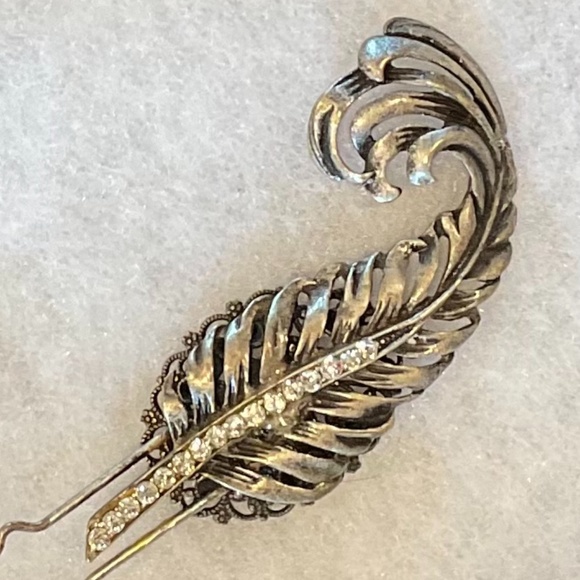 Beautiful Hair Pin - Picture 3 of 3
